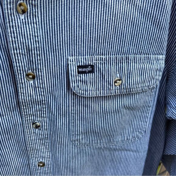 Wrangler Men's Blue Pinstripe Button Down Shirt - Picture 4 of 7